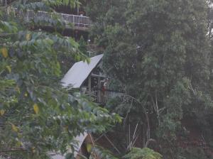 Peaceful Waterfall Homestay - Nhà Bên Thác