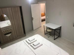 3 odalı ful eşyalı Antalya’nın kalbinde ev