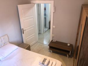 3 odalı ful eşyalı Antalya’nın kalbinde ev