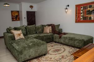 Riara Road luxurious 2 bedroom 2 bath serene family friendly retreat