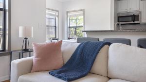 Landing Chic 2BD Gym Pool