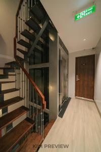 Trainstreet-Oldquarter-HoanKiemLake-New-Modern-Elevator