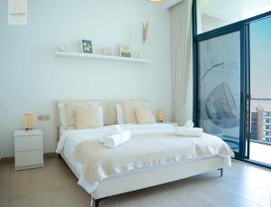 Elegant Haven by Meraki - New 1 Bed Garden View