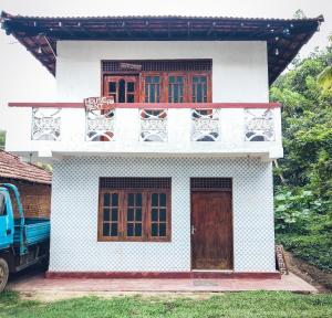 Indrasiri Villa Midigama