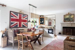 Nest Stay By The Butler Collection