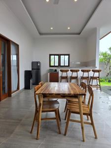 Le Calme Villa Brand New 2 BR Private Villa near Seminyak