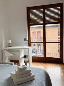 Bright and spacious apartment in Milan