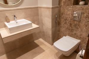 Luxury Apartment at Aeon Towers