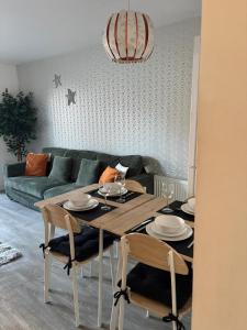 4 BR - 2 Baths - 1 WC - Solihull - NEC - HS2 - Long Stays for Contractors and Relocators - HMHStays