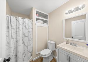 Bird House Pet-Friendly Studio, near Dollywood