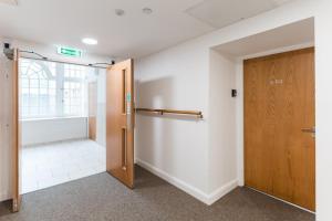 City Centre Stay with Two Balconies