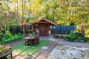 Le Petit Chalet avec hottub.
