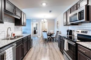 Landing Incredible 3BD Pool Clubhouse