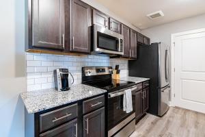 Landing Incredible 3BD Pool Clubhouse
