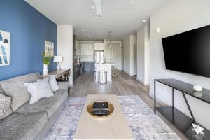 Landing Chic 1BD Gym Clubhouse