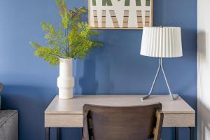 Landing Chic 1BD Gym Clubhouse