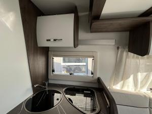 Komfortowy Kamper na 4 osoby Benimar Tessoro 463