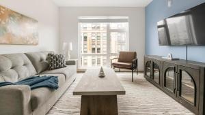 Landing Stylish 1BD Courtyard Clubhouse