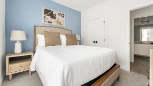 Landing Stylish 1BD Courtyard Clubhouse