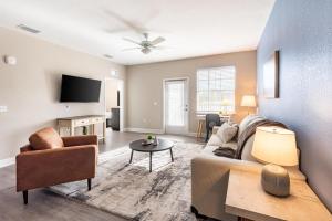 Landing Spectacular 2BD Yoga Studio Gym