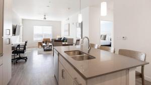 Landing Stylish 2BD Gym Pool