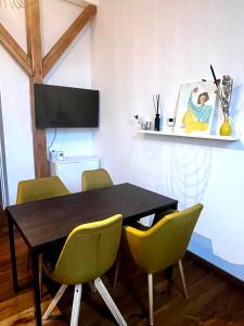 Urbane Dachgeschosswohnung, Blick auf Fernsehturm