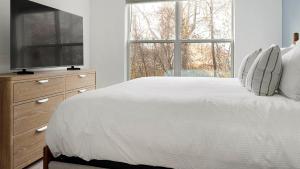 Landing Amazing 1BD Gym Yoga Studio