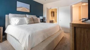 Landing Spectacular 1BD Clubhouse Gym