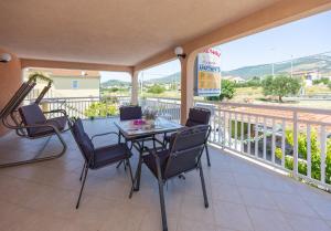 CASA di DIANA , Easy Living with Pool & Free Parking