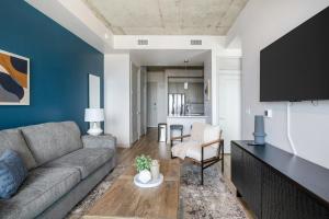 Landing Spectacular 1BD Gym Game Room