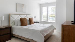 Landing Stylish 1BD Yoga Studio Gym