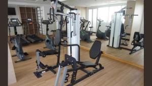 Flat mobiliado Brookfield Towers - Jardim Goiás , COM ESTACIONAMENTO GRÁTIS, de frente ao Flamboyant Shopping, loja de conveniência 24h no térreo, academia Blue Fit 24h, próximo a restaurantes e comércios