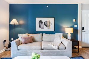 Landing Stylish 1BD Gym