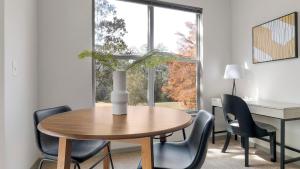 Landing Stunning 2BD Gym Tennis Court