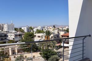 Cozy Central Stay with City Views