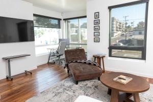 Chic Downtown SD Hub for Families & Friends
