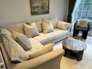 House in Windsor - Free Private Parking and EV-Charging