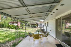 Near 6 Flags & SeaWorld • Alfresco Dining • Grill