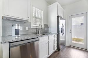 Landing Amazing 3BD Clubhouse Pool