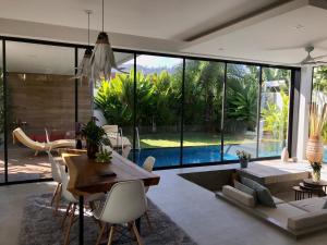 Golden Fish Villa - Tropical Modern Living