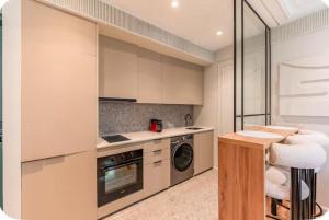 VIVASTAY Casablanca -Corniche Le claridge Emerauld with gym and rooftop