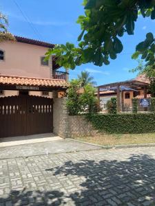 Casa Espaçosa com Piscina, 3 Quartos e Wi-Fi