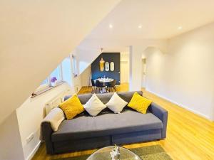 Urban Calm 2BR Apartment with parking space