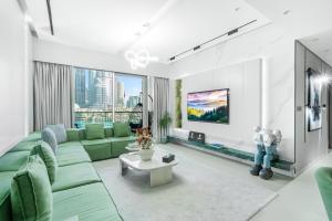 Iconic Burj Khalifa & Fountain Views near Dubai Mall