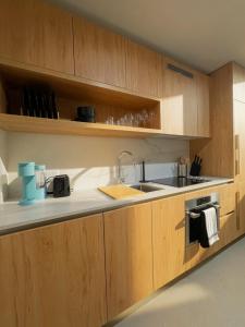 Stylish Minimalist 1BR in The Crosby