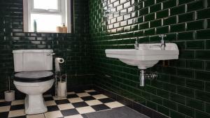 RAMSEY, 2BR apart, NR A14 and A1, with Long Stay Deal option