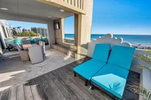 Crown Jewel of Ocean Drive- 2 story Penthouse, 4 Bedrooms & Private rooftop spa