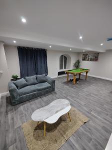 Modern 2-Bed Ground Floor Flat Near A11 & Forest