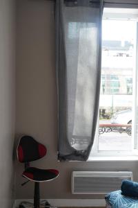 CHEZ TRICIA, 3min de la gare, jardin, 20min de Disney