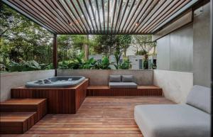 Penthouse con jacuzzi, amplio 5 habitaciones, poblado Medellin